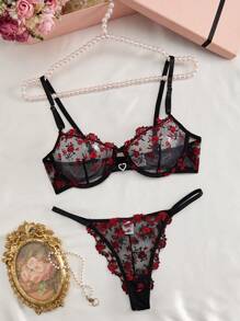 SHEIN 2pcs Women's Heart Shaped Rhinestone Decorated Embroidered Sexy Lingerie Set